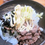 豚挽肉と韓国海苔茹でキャベツ丼